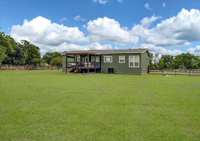 Photo 3 of Sale Pending at 2204 County Rd 288, Angleton, TX 77515 | MLS# 54511775 | Listing updated on 2026-08-26