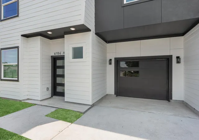 Photo 2 of Sale Pending at 6186 Eastland St #A/B, Houston, TX 77028 | MLS# 59129526 | Listing updated on 2026-09-16
