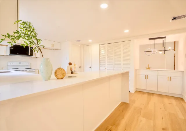 4th image of 12815 Braewood Glen Ln, Houston, TX 77072 | MLS# 30805963