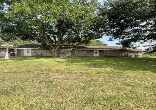 Photo 3 of Sale Pending at 1840 Loop 522, Ganado, TX 77962 | MLS# 95412740 | Listing updated on 2026-09-11