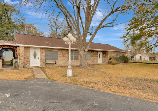 Photo 4 of Sale Pending at 1840 Loop 522, Ganado, TX 77962 | MLS# 95412740 | Listing updated on 2026-09-11