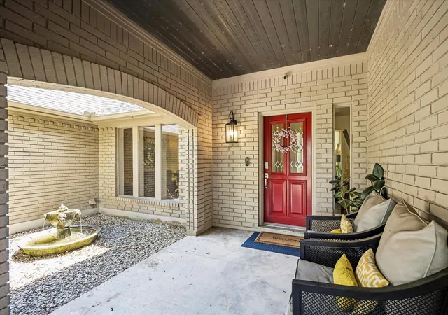 4th image of 2020 Pecan Lake Dr, Richmond, TX 77406 | MLS# 902537