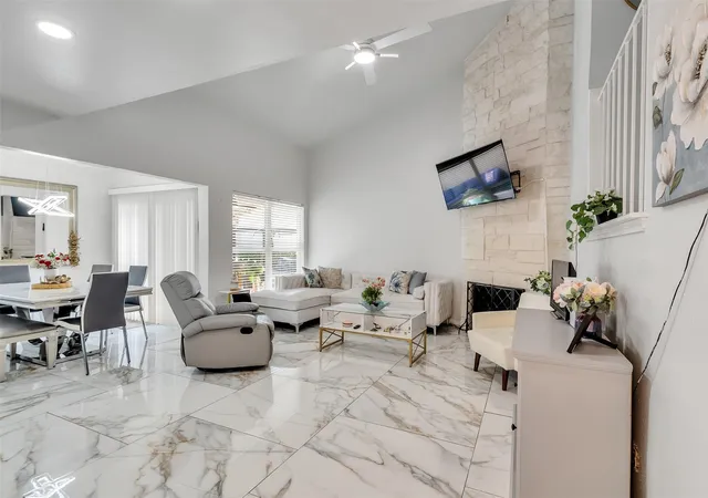 4th image of 12321 Corona Ln, Houston, TX 77072 | MLS# 58247211