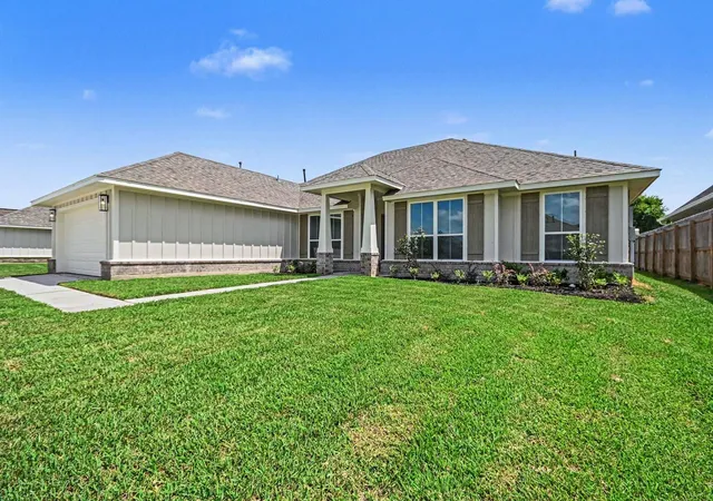 Photo 2 of Single family home for sale at 724 Greystone Ln, Angleton, TX 77515 | MLS# 70806482 | Listing updated on 2026-09-16