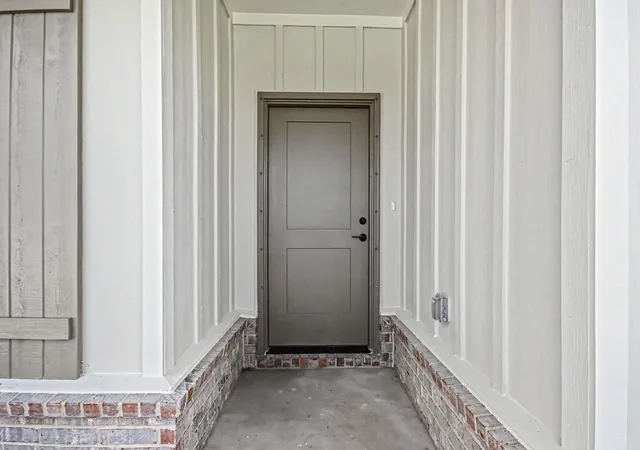 Photo 3 of Single family home for sale at 724 Greystone Ln, Angleton, TX 77515 | MLS# 70806482 | Listing updated on 2026-09-16