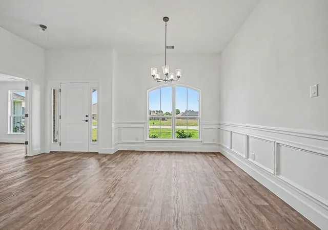 Photo 4 of Single family home for sale at 724 Greystone Ln, Angleton, TX 77515 | MLS# 70806482 | Listing updated on 2026-09-16