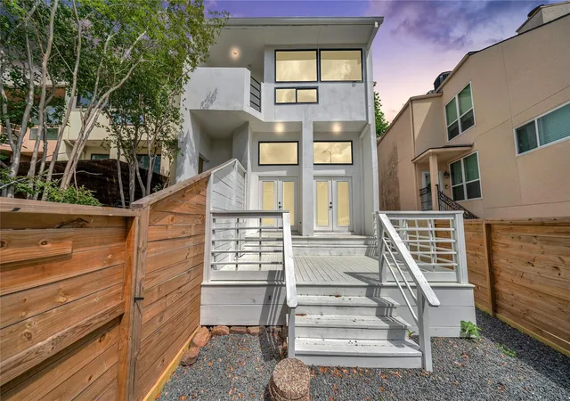 Photo 2 of Single family home for sale at 3510 Bellaire Blvd, Houston, TX 77025 | MLS# 81844689 | Listing updated on 2026-08-12