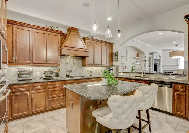 Photo 3 of Sale Pending at 1815 Stacy Fls, Houston, TX 77008 | MLS# 74781251 | Listing updated on 2026-09-11