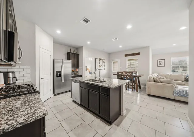 5th image of 5650 Pleasant Falls Dr, Richmond, TX 77407 | MLS# 29707853