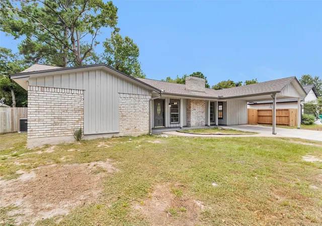 Photo 1 of Single family home for sale at 75 Rolling Hills Dr W, Conroe, TX 77304 | MLS# 60884010 | Listing updated on 2026-09-07