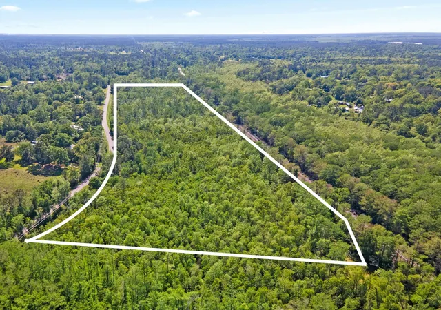 Photo 3 of Sale Pending at 1400 County Rd 4212, Orange, TX 77632 | MLS# 38875718 | Listing updated on 2026-09-16