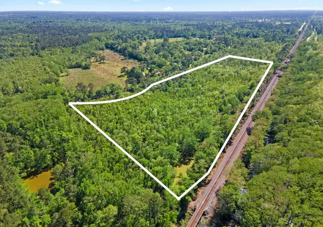 Photo 3 of Sale Pending at 1400 County Rd 4212, Orange, TX 77632 | MLS# 38875718 | Listing updated on 2026-09-16