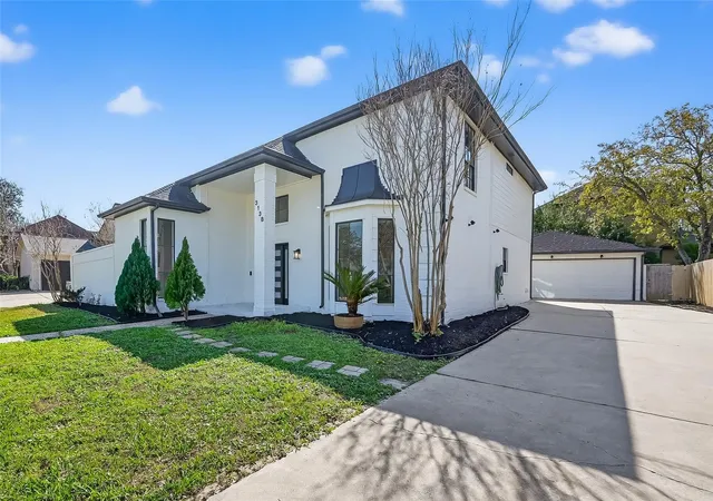 2nd image of 3138 Country Club Blvd, Stafford, TX 77477 | MLS# 36406856
