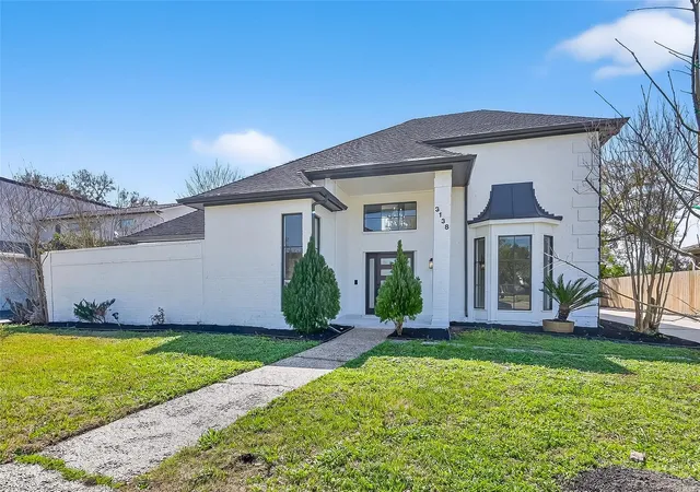 3rd image of 3138 Country Club Blvd, Stafford, TX 77477 | MLS# 36406856