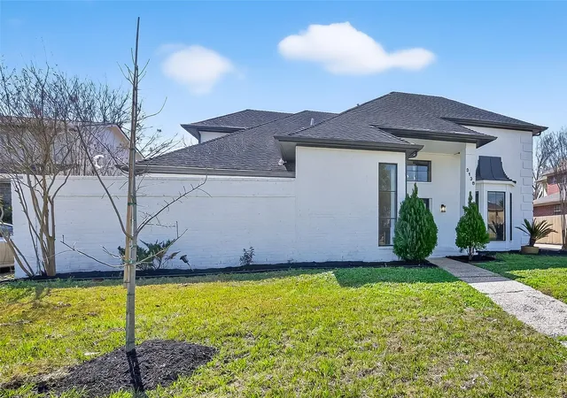 4th image of 3138 Country Club Blvd, Stafford, TX 77477 | MLS# 36406856