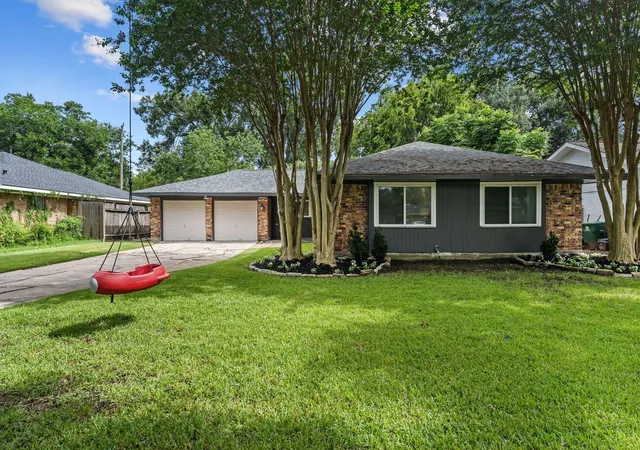 Photo 1 of Sale Pending at 5314 Creekbend Dr, Houston, TX 77096 | MLS# 94592578 | Listing updated on 2026-09-08