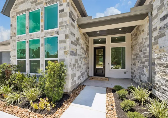 Photo 3 of Single family home for sale at 15910 Mango Tango Dr, Conroe, TX 77302 | MLS# 69723471 | Listing updated on 2026-09-18