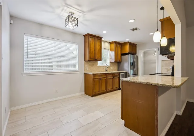 5th image of 1919 Spillers Ln, Houston, TX 77043 | MLS# 39361841