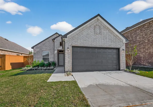 Photo 3 of Single family home for sale at 12618 Canyon Fls Blvd, Willis, TX 77318 | MLS# 81247033 | Listing updated on 2026-09-10