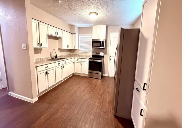 Photo 3 of Single family home for sale at 5610 Buckow Dr, Humble, TX 77396 | MLS# 62400137 | Listing updated on 2026-09-04