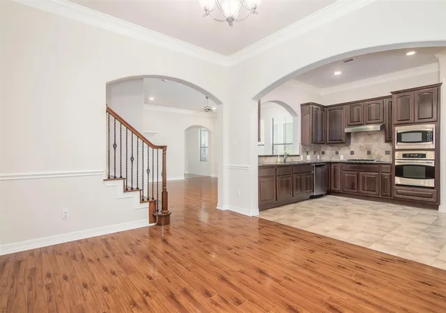 Photo 3 of Townhouse for sale at 3023 Royal Oaks Grv, Houston, TX 77082 | MLS# 93679931 | Listing updated on 2026-08-12