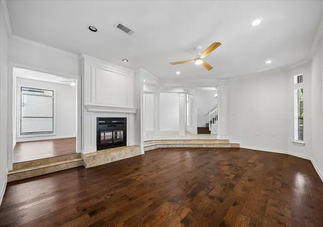 5th image of 56 Bayou Pointe Dr, Houston, TX 77063 | MLS# 74280000