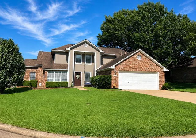 1st image of 2305 Katherine St, Brenham, TX 77833 | MLS# 20433561