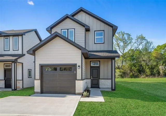 1st image of 408 W Marlin Street, Willis, TX 77378 | MLS# 84967263