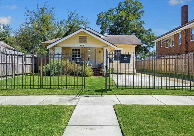 Photo 1 of Single family home for sale at 4615 Woodside St, Houston, TX 77023 | MLS# 48016182 | Listing updated on 2026-08-15