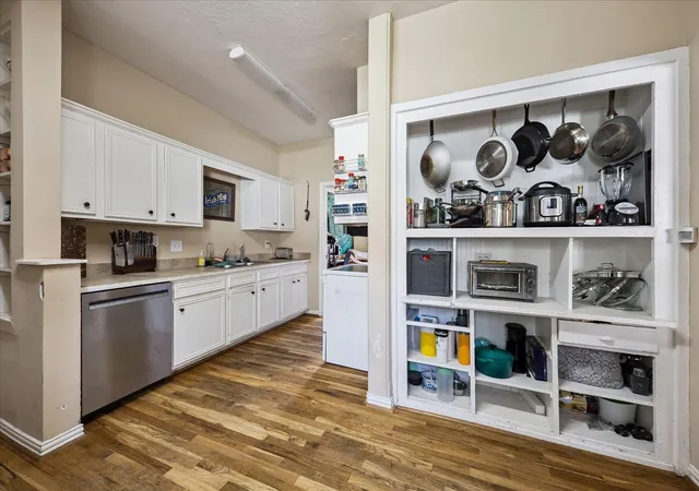 Photo 3 of Single family home for sale at 4615 Woodside St, Houston, TX 77023 | MLS# 48016182 | Listing updated on 2026-08-15