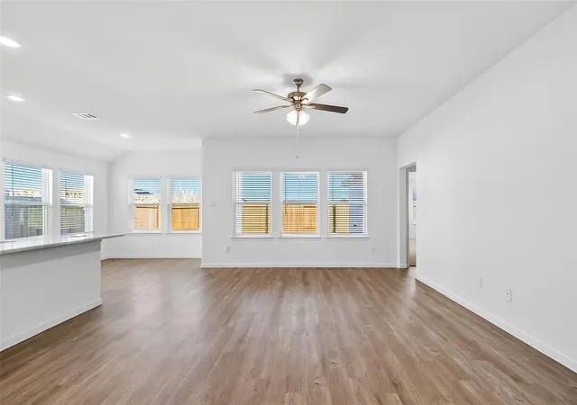 Photo 4 of Single family home for sale at 12612 Canyon Fls Blvd, Willis, TX 77318 | MLS# 43229013 | Listing updated on 2026-09-10