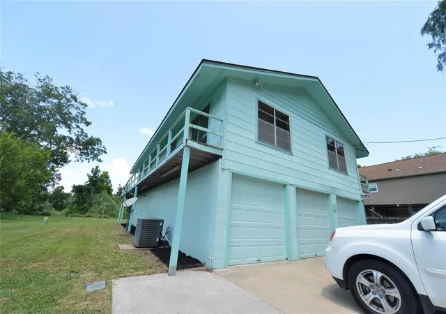 2nd image of 247 Selkirk Dr, Bay City, TX 77414 | MLS# 21708253