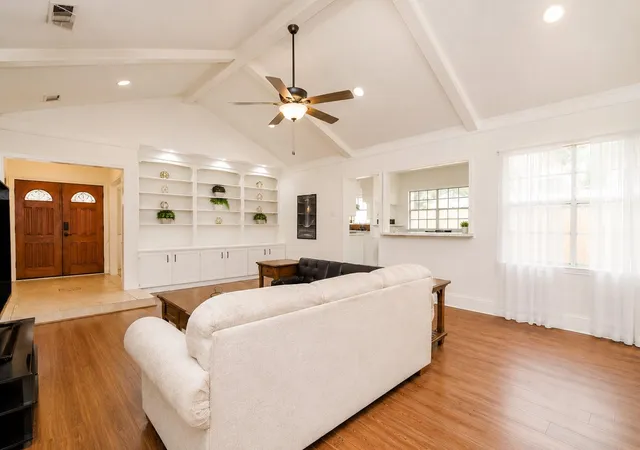 Photo 3 of Sale Pending at 8118 Brinkworth Ln, Houston, TX 77070 | MLS# 44506261 | Listing updated on 2026-09-14