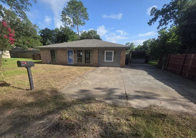 19th image of 1 Linda Ln, West Columbia, TX 77486 | MLS# 6489420