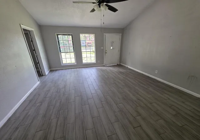 image of 1 Linda Ln, West Columbia, TX 77486 | MLS# 6489420
