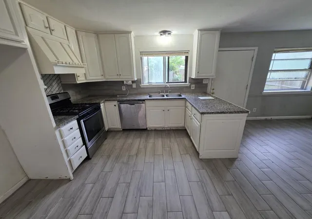 image of 1 Linda Ln, West Columbia, TX 77486 | MLS# 6489420