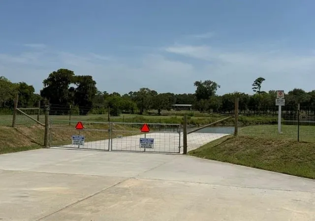 6th image of 4412 Leslies Wy, Dickinson, TX 77539 | MLS# 53083942