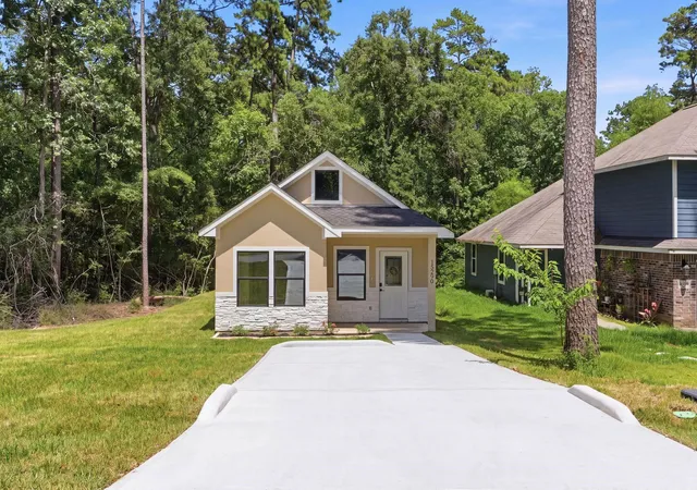 1st image of 15290 Arrowhead Loop W, Willis, TX 77378 | MLS# 66123331