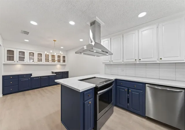 1st image of 6 Quailwood Dr, Baytown, TX 77521 | MLS# 42616114