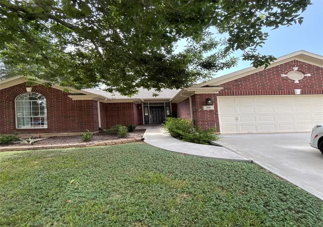 2nd image of 115 Papaya St, Lake Jackson, TX 77566 | MLS# 74525602