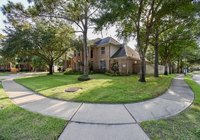Photo 3 of Single family home for sale at 22002 Flannery Ct, Katy, TX 77450 | MLS# 58148924 | Listing updated on 2026-09-13