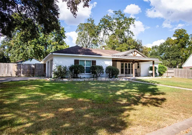 Photo 2 of Single family home for sale at 14902 Bernard Timbers Dr, East Bernard, TX 77435 | MLS# 12758408 | Listing updated on 2026-08-11