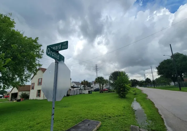 Photo 4 of Single family home for sale at 1412 Orchid St, Houston, TX 77017 | MLS# 37879205 | Listing updated on 2026-08-22