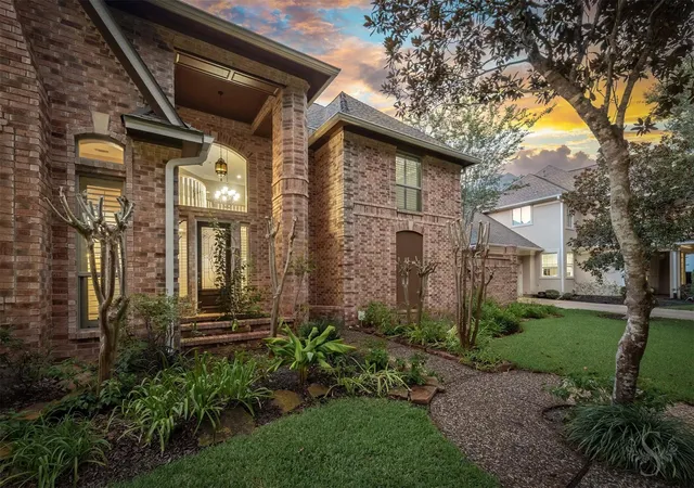 2nd image of 3722 Springhill Ln, Sugar Land, TX 77479 | MLS# 12213247