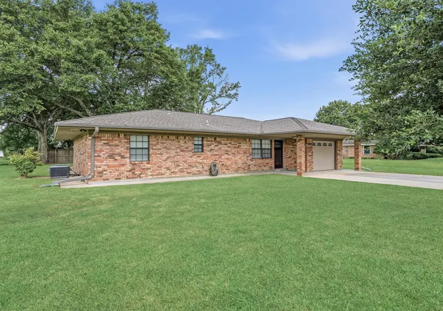 1st image of 6567 Guy Ln, Orange, TX 77632 | MLS# 86279964