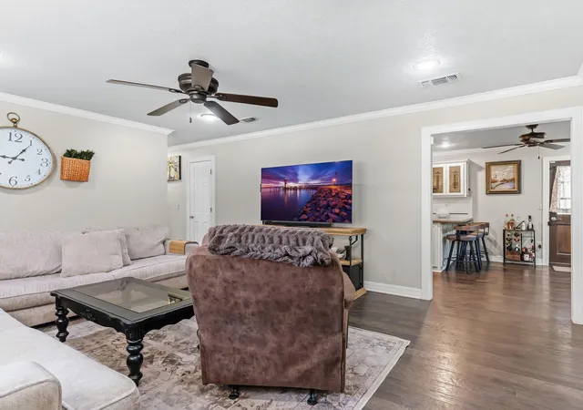 2nd image of 6567 Guy Ln, Orange, TX 77632 | MLS# 86279964