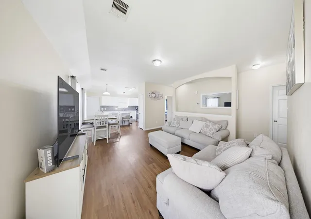 Photo 3 of Single family home for sale at 21423 Partha Way, Houston, TX 77073 | MLS# 4412508 | Listing updated on 2026-09-19