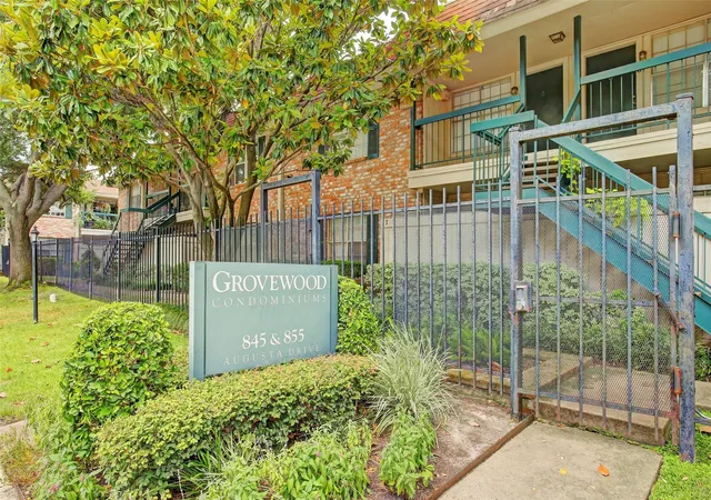 2nd image of 845 Augusta Dr, Houston, TX 77057