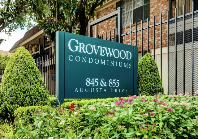 3rd image of 845 Augusta Dr, Houston, TX 77057