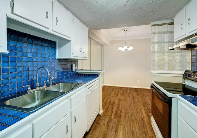 5th image of 845 Augusta Dr, Houston, TX 77057